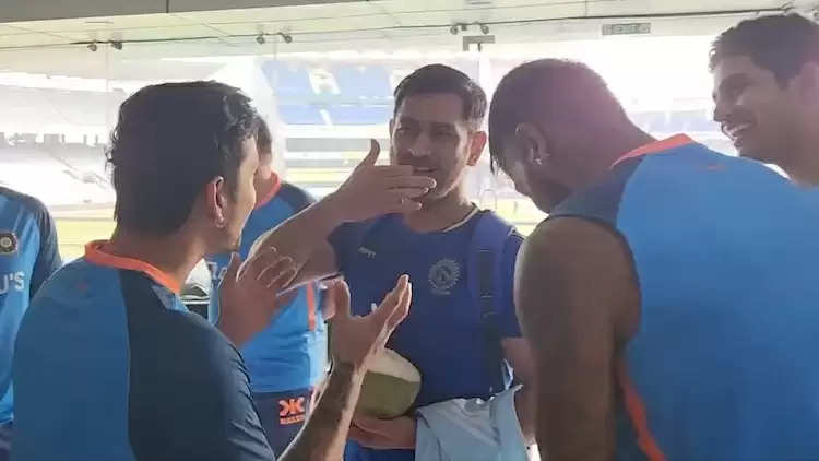 ms dhoni at ranchi pandya meet